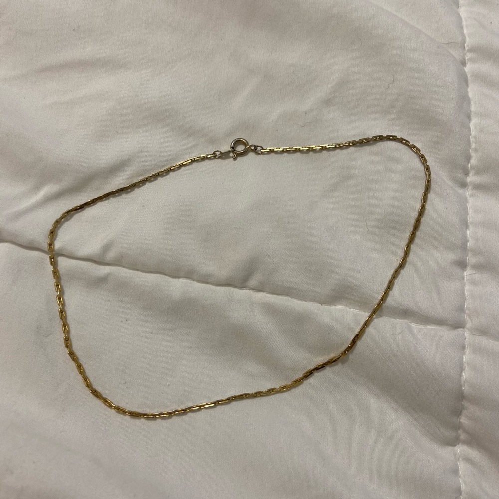 Gold fashion necklace